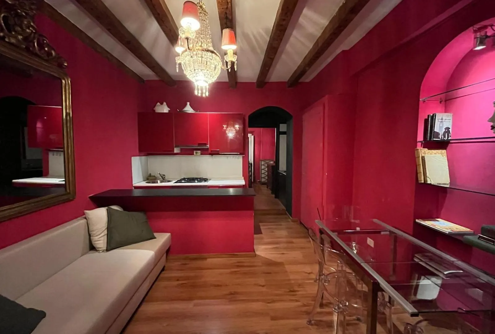 La Vie En Rouge - Porta Venezia Milano Apartment  Milan
